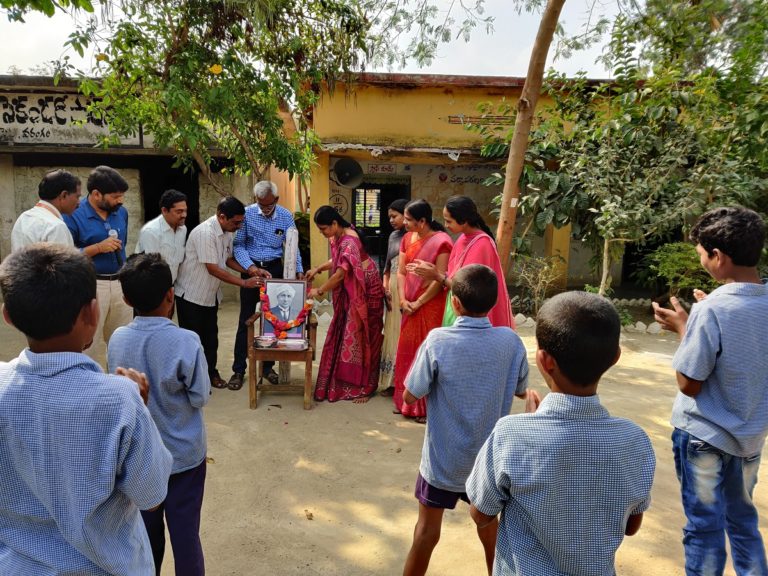 science day meeting in prayer (3)